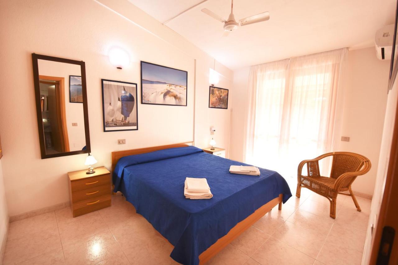 Residenza Le Due Palme Aparthotel Villasimius Exteriör bild